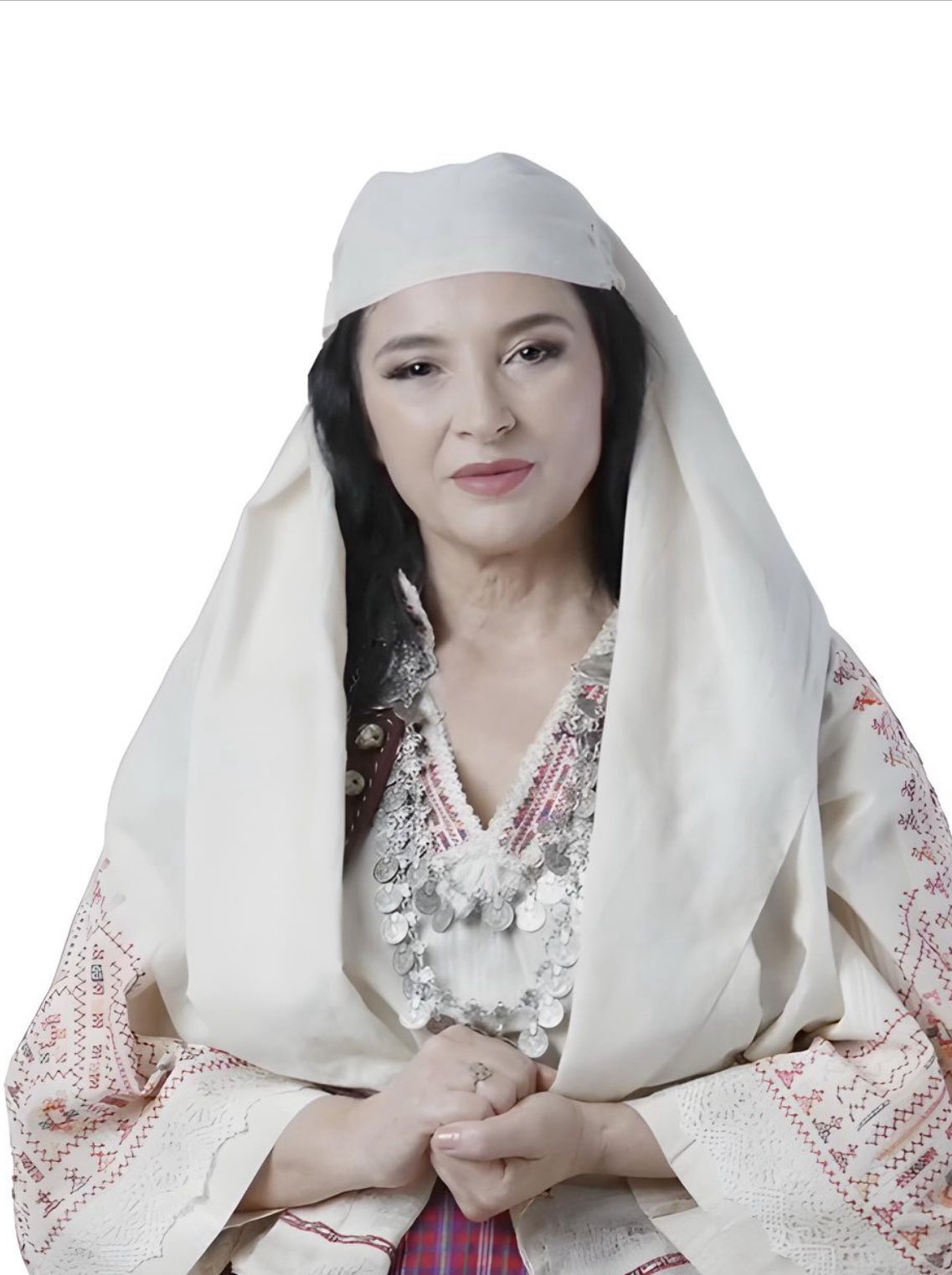 アルバニアの民族衣装を着たディエラのアバター